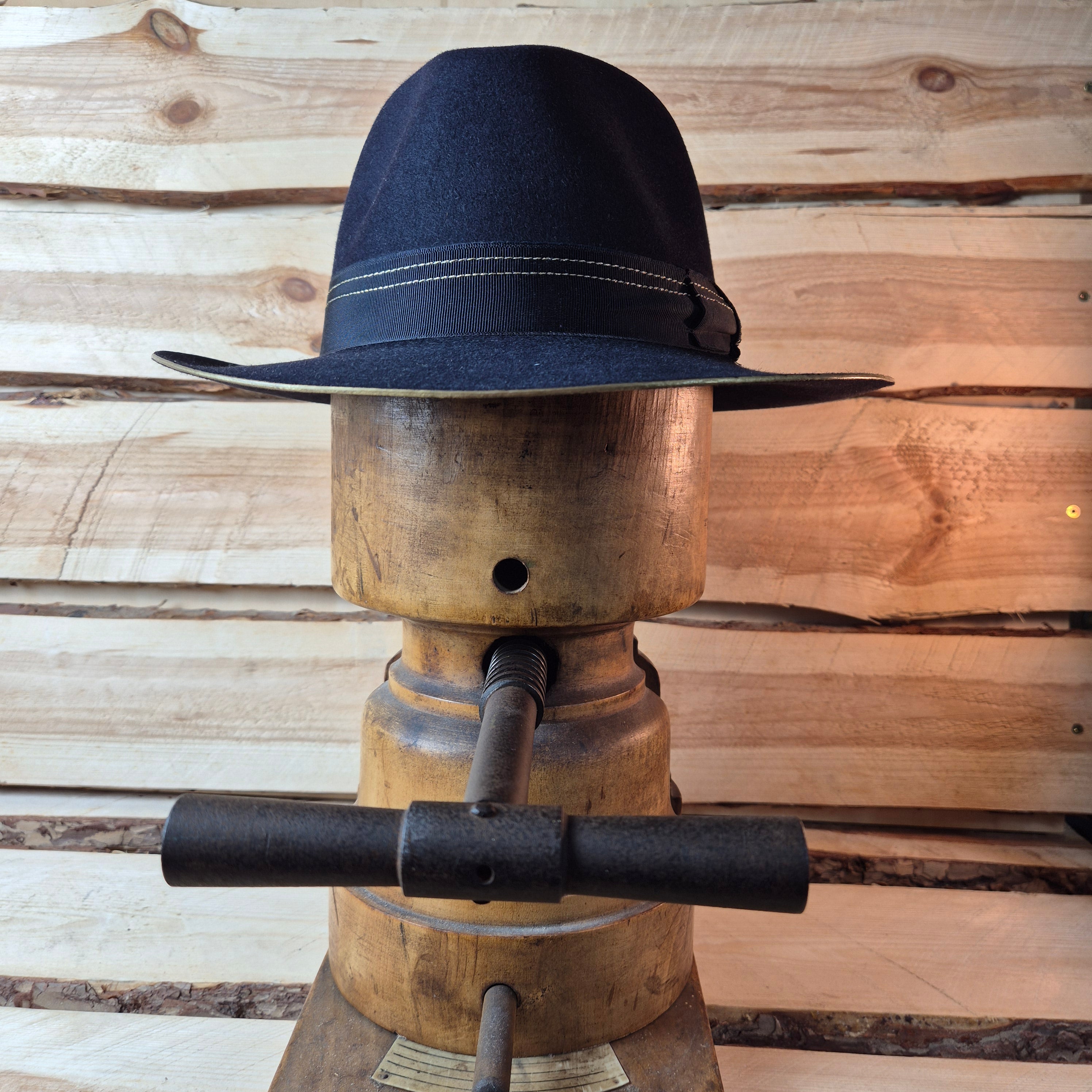 Stetson Classic Fedora - 100% Furfelt - Black & Gold - Size 57