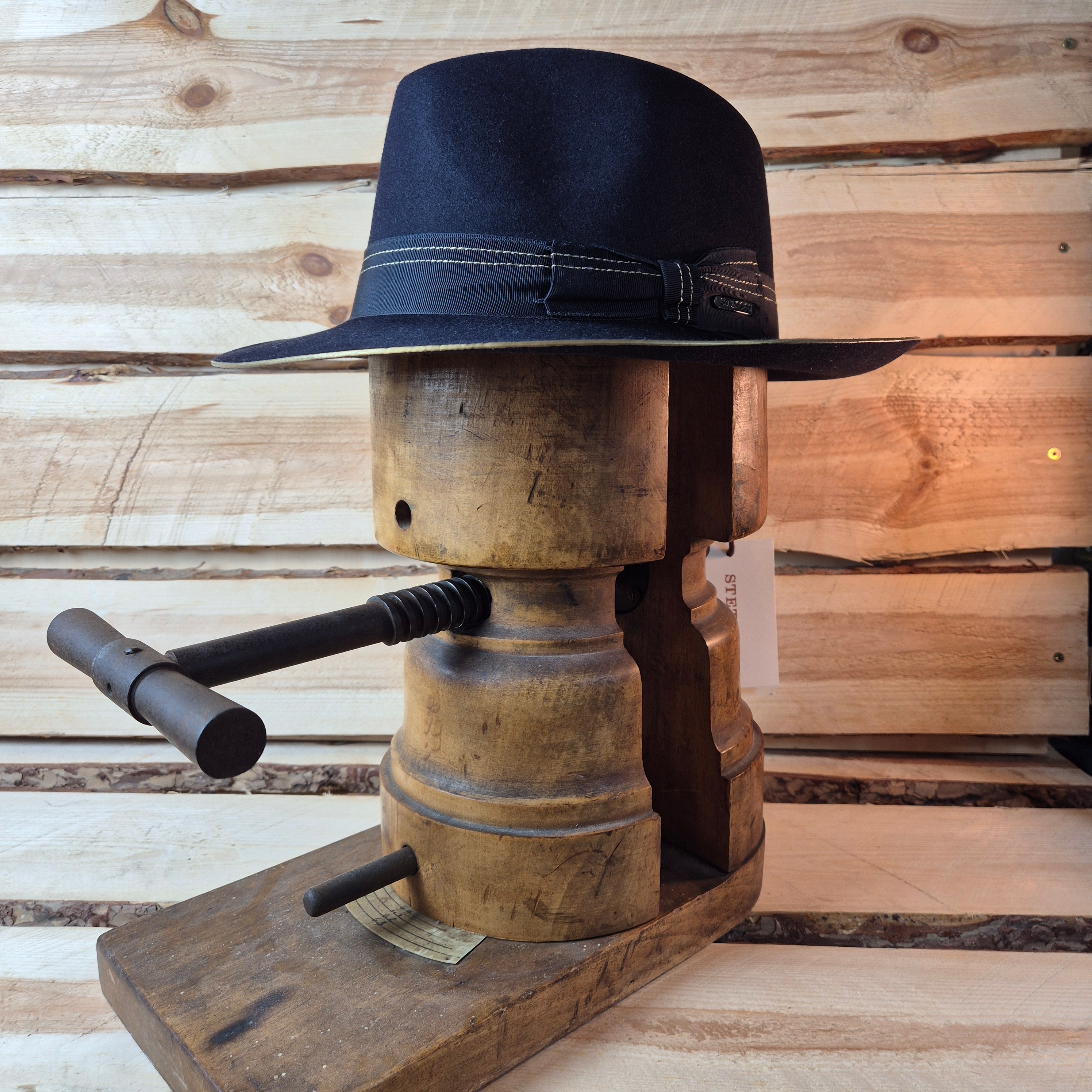 Stetson Classic Fedora - 100% Furfelt - Black & Gold - Size 57